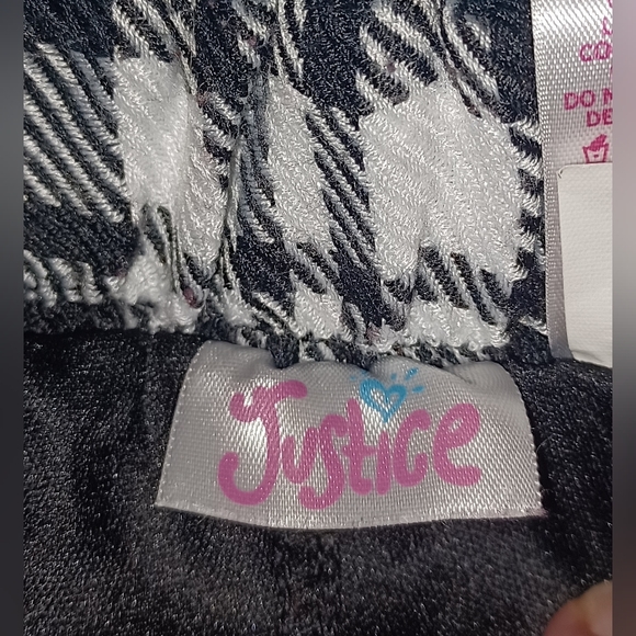 Plaid skirt by Justice size 5 - Picture 3 of 6